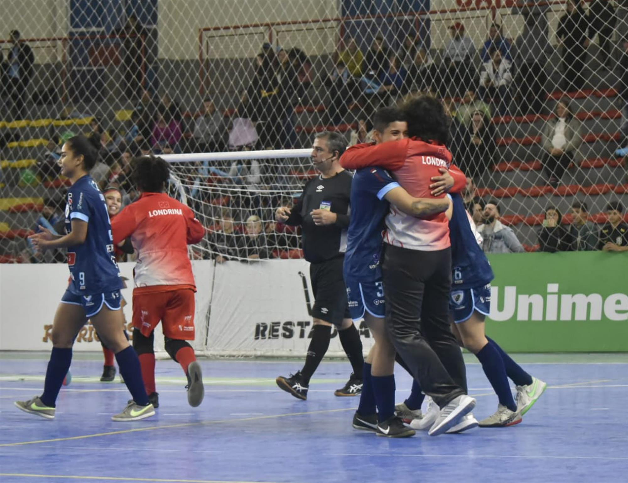 Londrina Futsal Feminino vence jogo da Liga em Santa Catarina